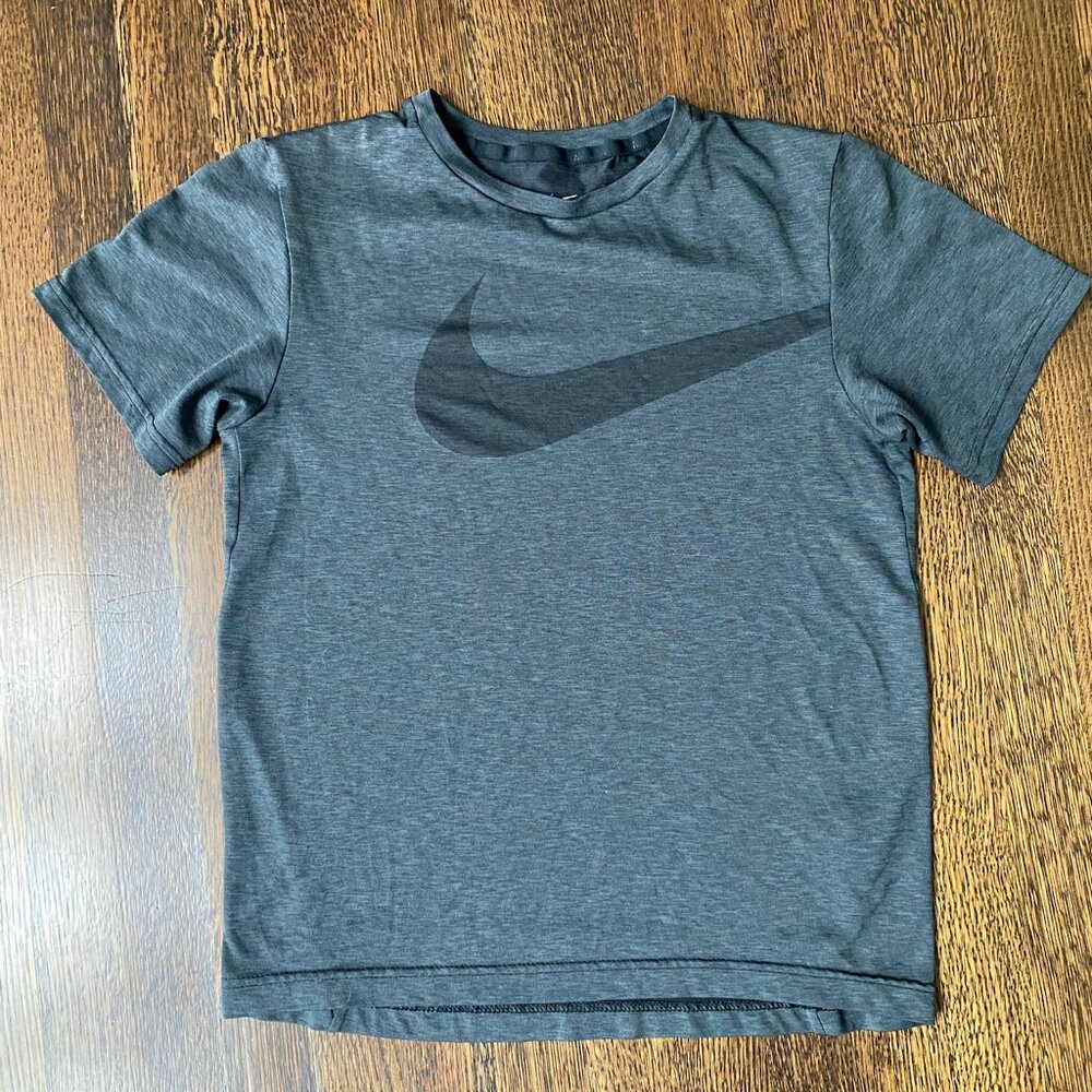 Boys Grey Nike Dri Fit Tee Size XL